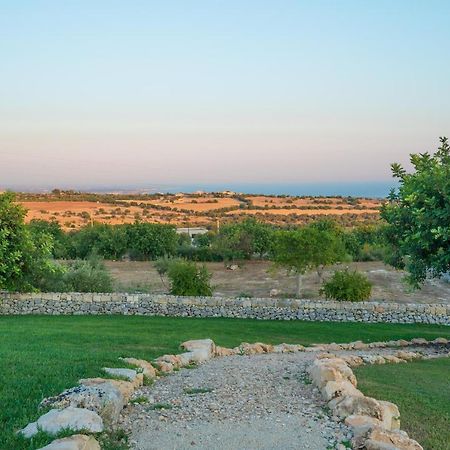 Baglio Cella - Appartamenti Per Vacanze Модика Экстерьер фото