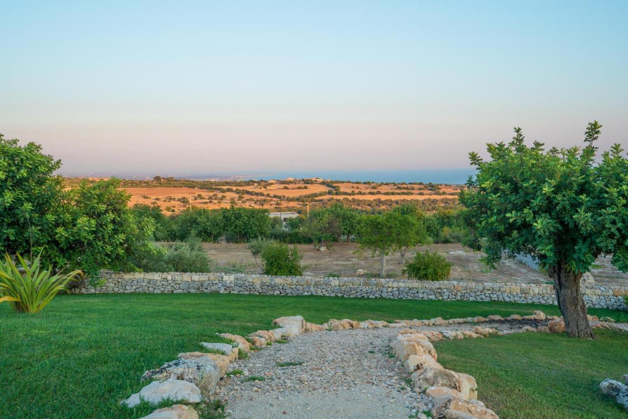 Baglio Cella - Appartamenti Per Vacanze Модика Экстерьер фото